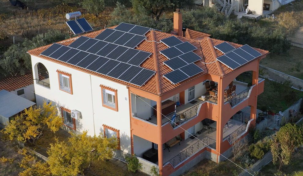 Καλαίσθητη φωτοβολταϊκή εγκατάσταση σε κατοικία από την ΙΩΝΙΚΗ Renewables